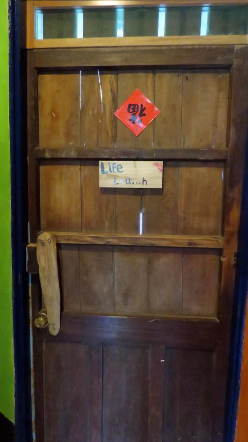 דונגהה Dulan Groundnut Backpacker Hostel מראה חיצוני תמונה